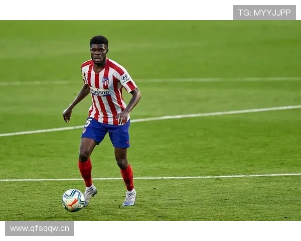 贝林厄姆中场到影锋的位置变化与战术转型逻辑解析